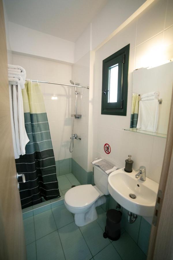 Eri Rooms To Let Raches  ภายนอก รูปภาพ