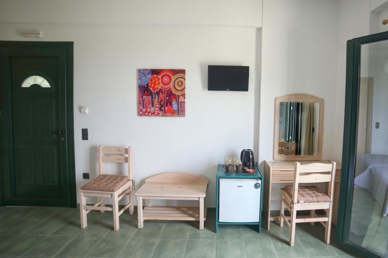 Eri Rooms To Let Raches  ภายนอก รูปภาพ