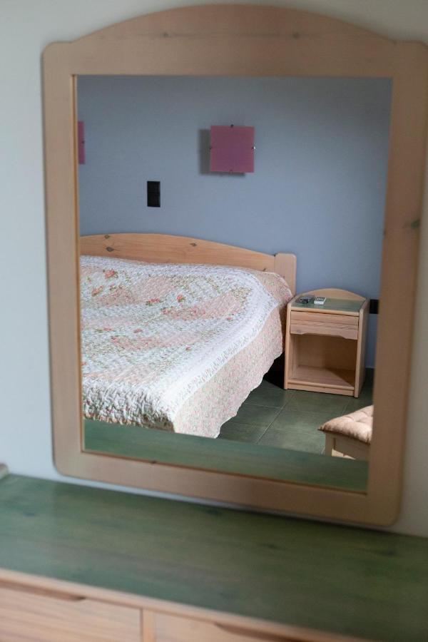 Eri Rooms To Let Raches  ภายนอก รูปภาพ